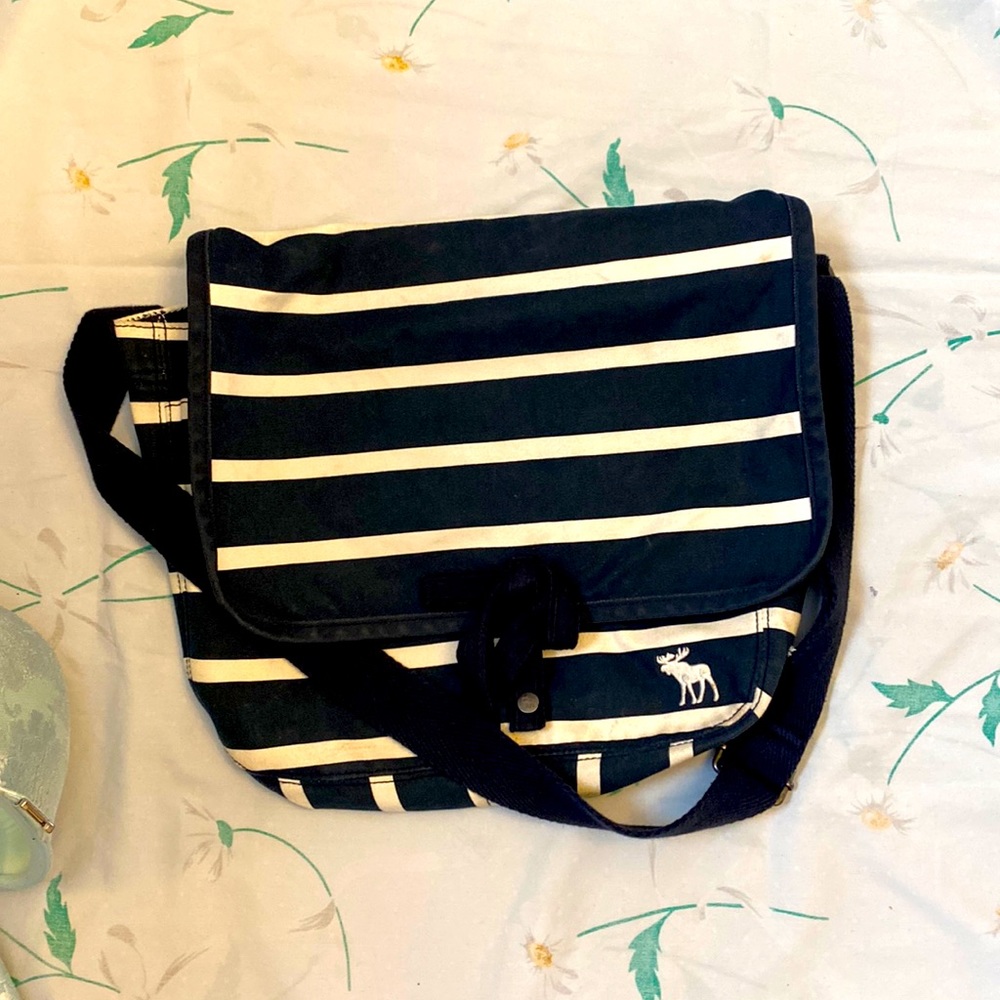 3 for $10 Abercrombie tote bag navy and white GUC